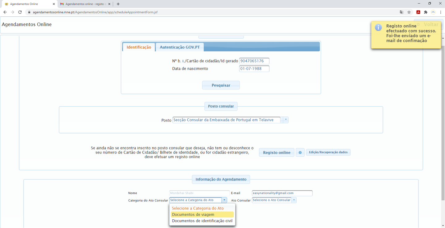 Screenshot — choosing the type of service (Serviços) for the appointment in Agendamentos online after logging in